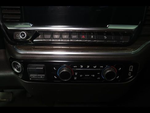 Used 2024 Chevrolet Silverado 2500 LT image 28