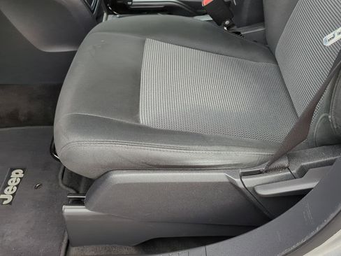 Used 2015 Jeep Patriot Sport w/ Power Value Group AWD/4WD image 13