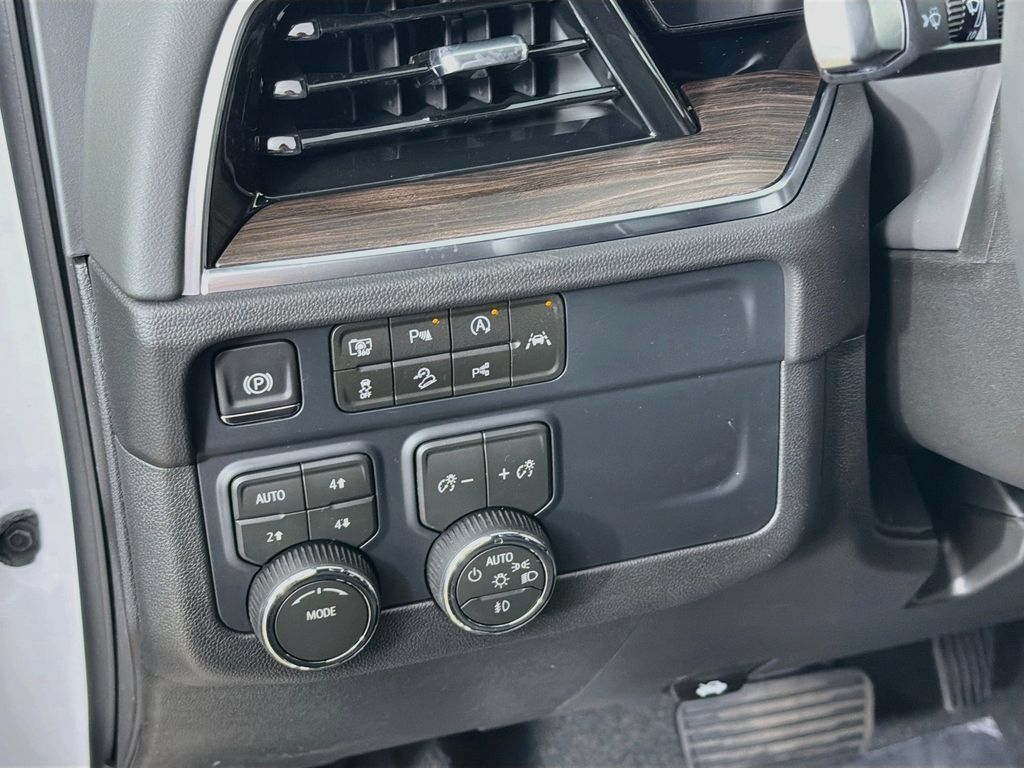 New 2026 Chevrolet Tahoe Z71 w/ Comfort Package AWD/4WD image 10