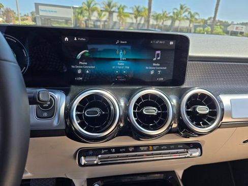 Used 2022 Mercedes-Benz GLB 250 image 19