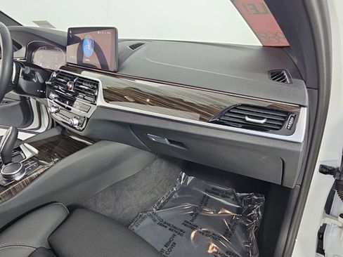 Certified 2023 BMW 530i w/ Convenience Package RWD image 13