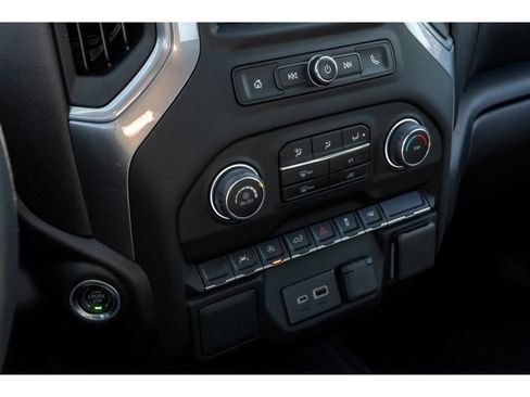 Used 2025 Chevrolet Silverado 1500 Custom image 21