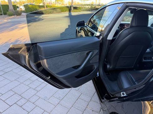 Used 2018 Tesla Model 3 Mid Range image 10