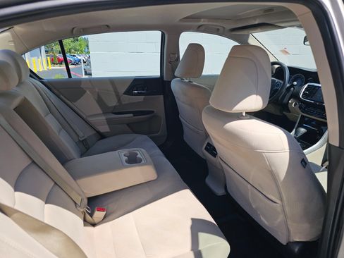 Used 2016 Honda Accord EX image 14