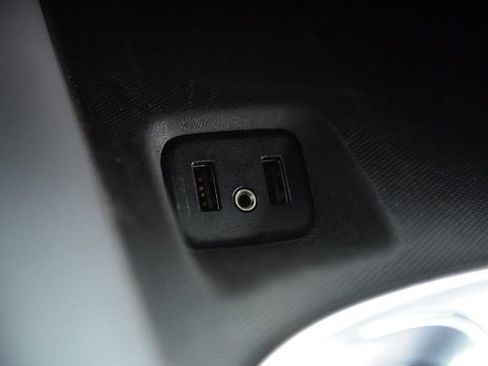 Used 2019 Buick Enclave Essence FWD image 17