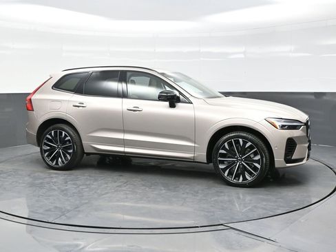 New 2026 Volvo XC60 T8 Ultra w/ Protection Package Premier AWD/4WD image 8