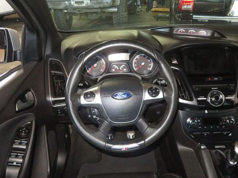 Used 2014 Ford Focus ST image 35