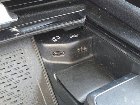 Used 2020 Mercedes-Benz GLE 350 4MATIC w/ Premium Package image 18