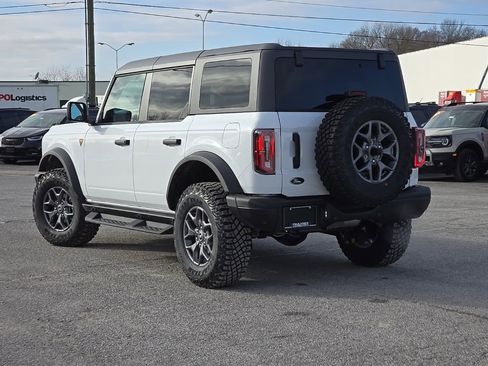 New 2025 Ford Bronco Badlands image 5