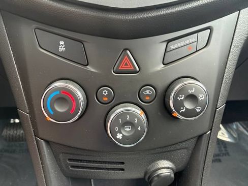 Used 2015 Chevrolet Trax LS FWD image 29