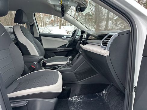 New 2026 Volkswagen Taos SE image 16