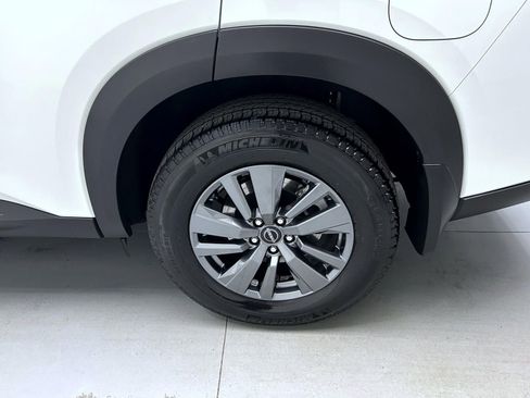 Used 2025 Nissan Pathfinder S image 23