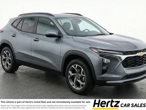 Used 2025 Chevrolet Trax LT w/ LT Convenience Package image 1