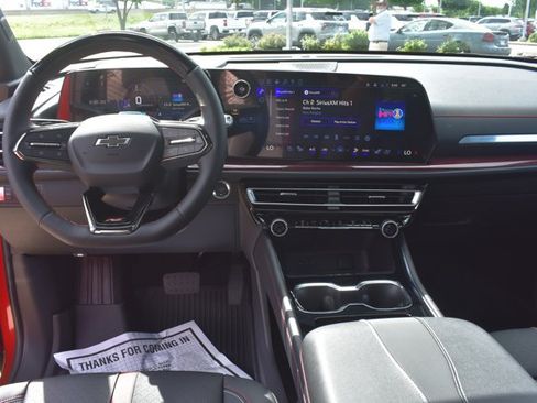 New 2026 Chevrolet Traverse RS w/ LPO, Floor Liner Package FWD image 21