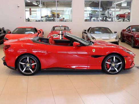Certified 2022 Ferrari Portofino M image 31