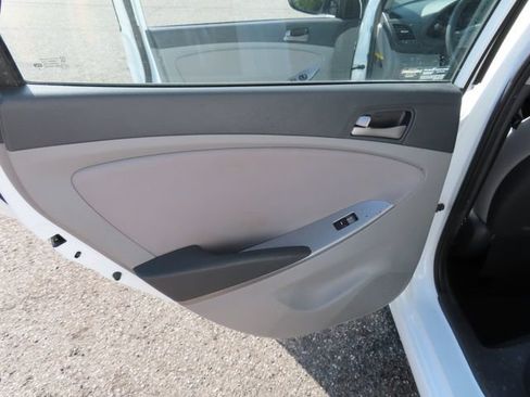 Used 2017 Hyundai Accent SE FWD image 8