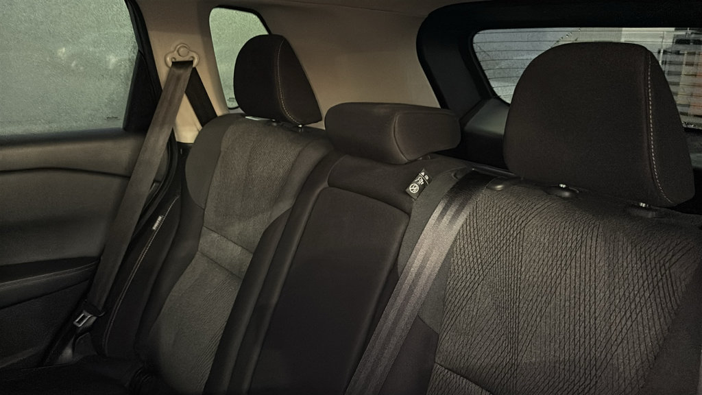 Used 2025 Nissan Rogue SV FWD image 26