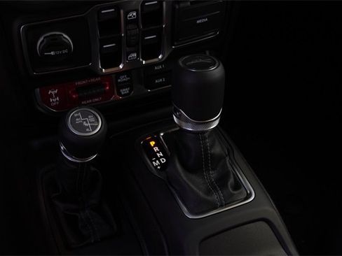 New 2025 Jeep Gladiator Rubicon image 24