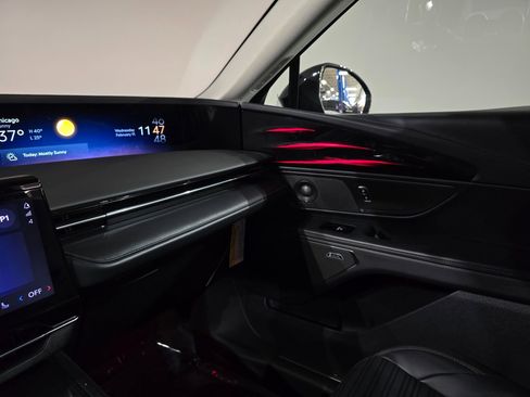 New 2026 Lincoln Nautilus Reserve AWD/4WD image 38