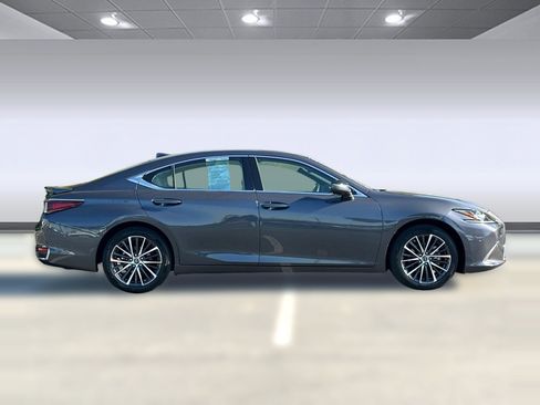 Certified 2025 Lexus ES 300h w/ Premium Package image 8