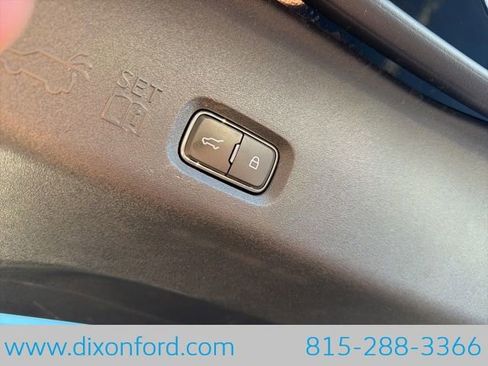 Used 2025 Ford Expedition Active AWD/4WD image 32