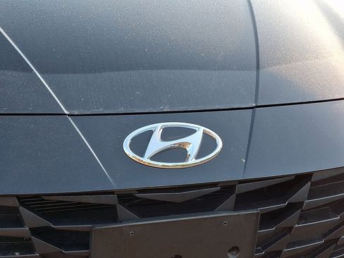 Used 2023 Hyundai Elantra SEL w/ Convenience Package FWD image 8