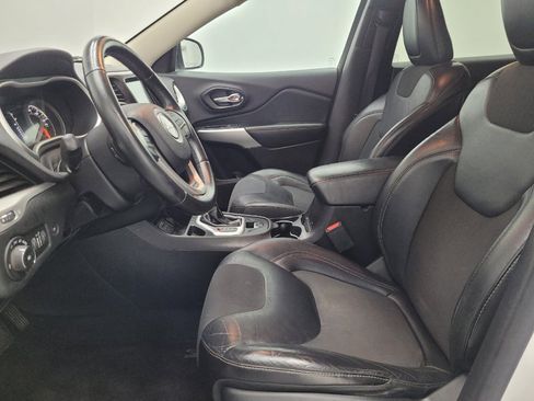 Used 2018 Jeep Cherokee Latitude Plus w/ Comfort/Convenience Group image 17