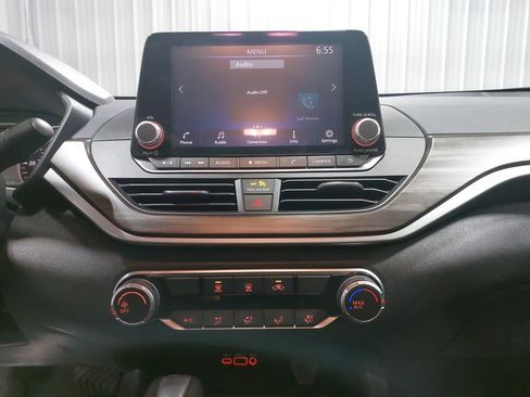 Used 2024 Nissan Altima 2.5 SV image 19