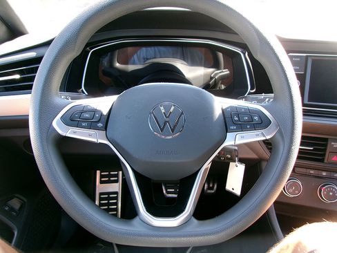 Used 2023 Volkswagen Jetta Sport image 16