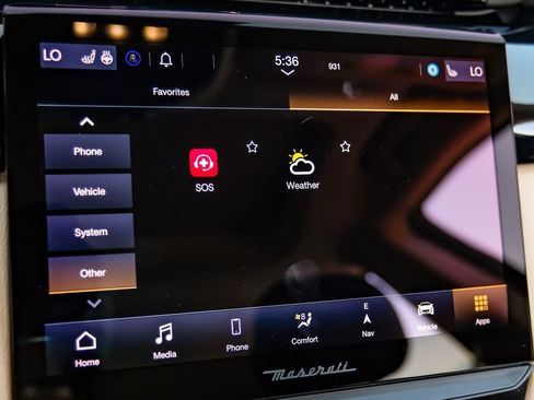 Used 2022 Maserati Quattroporte Modena RWD image 41
