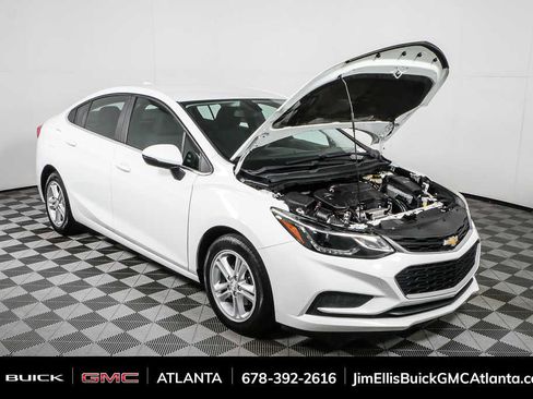 Used 2017 Chevrolet Cruze LT image 31
