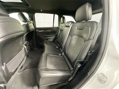 Used 2023 Jeep Grand Cherokee Altitude image 26