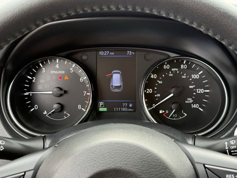 Used 2020 Nissan Rogue SV image 18