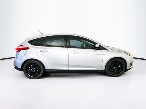 Used 2016 Ford Focus SE w/ Equipment Group 201A FWD image 10