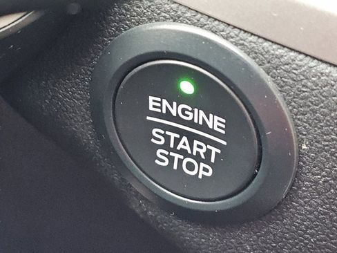 Used 2020 Ford Escape SE image 21