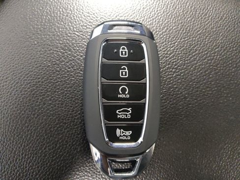 Used 2023 Hyundai Elantra SEL w/ Convenience Package FWD image 32