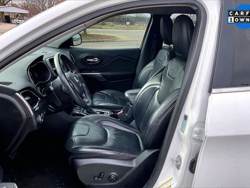 Used 2019 Jeep Cherokee Limited image 22