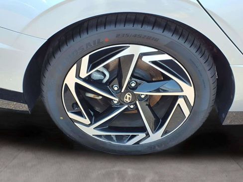 Certified 2024 Hyundai Sonata SEL w/ Convenience Package FWD image 19