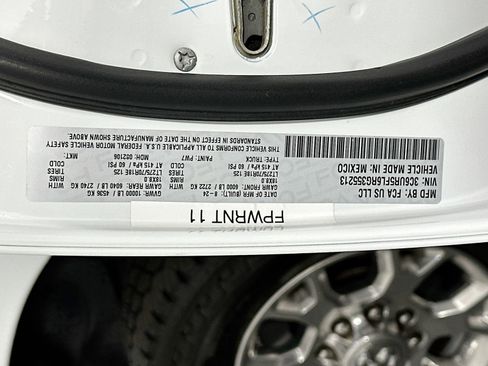 Used 2024 RAM 2500 Laramie AWD/4WD image 33
