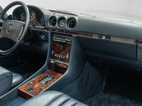 Used 1987 Mercedes-Benz 560 SL image 14
