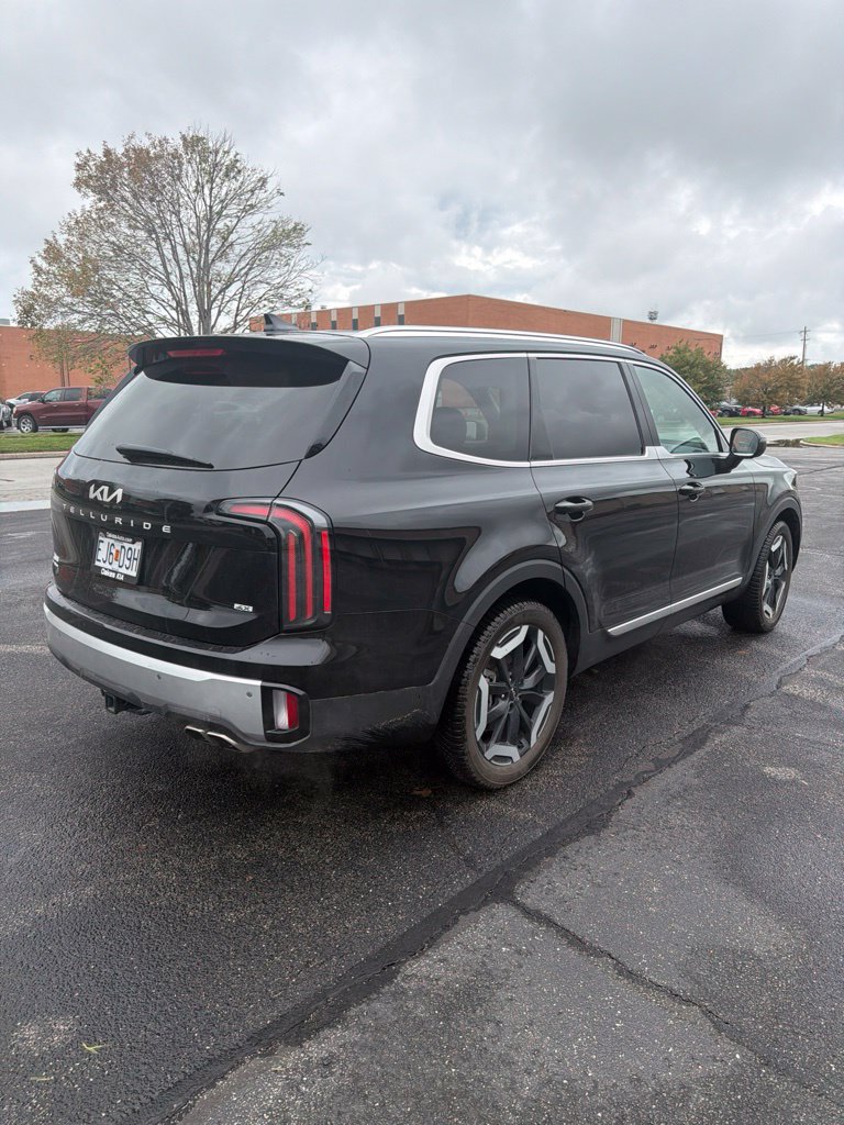 Certified 2024 Kia Telluride EX w/ EX Captain's Chair Package AWD/4WD image 5