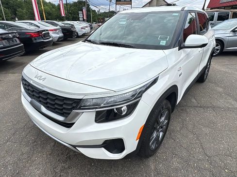 Used 2023 Kia Seltos LX AWD/4WD image 1