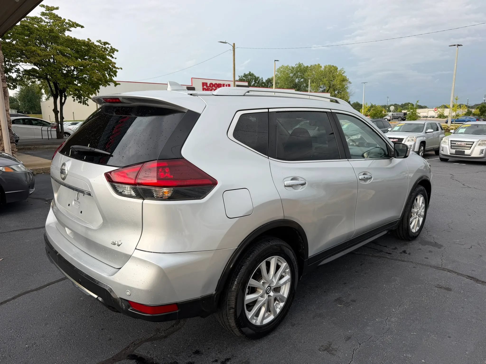 Used 2019 Nissan Rogue SV FWD image 7