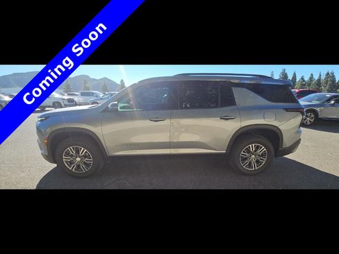 Used 2024 Chevrolet Traverse LT w/ Enhanced Driving Package image 15