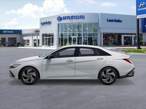 New 2026 Hyundai Elantra SEL Sport Premium FWD image 3
