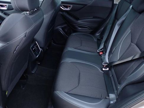 Used 2023 Subaru Forester Premium AWD/4WD image 9
