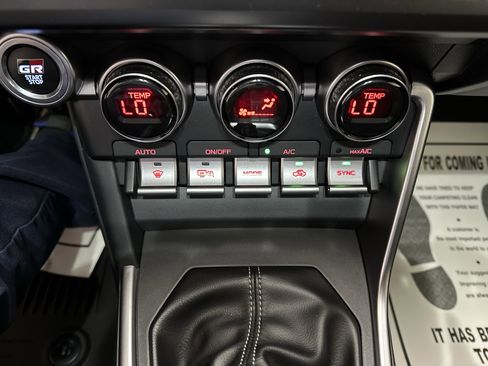 Used 2023 Toyota GR86 Premium w/ ALL Weather Mat Package (TMS) RWD image 32