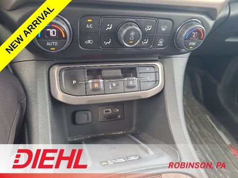 Used 2020 GMC Acadia Denali w/ Denali Ultimate Package AWD/4WD image 11