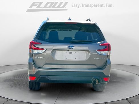 Used 2023 Subaru Forester Premium image 8