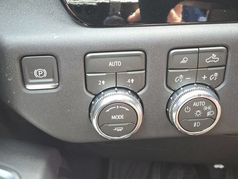 New 2026 GMC Sierra 1500 Elevation w/ Elevation Premium Package AWD/4WD image 13